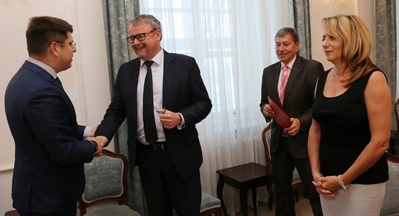 Vláda uzavřela memorandum se společností Uber